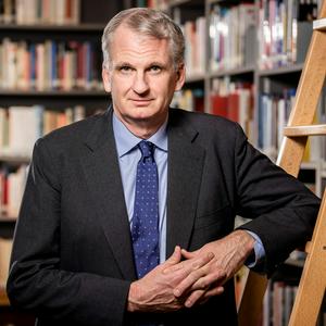 Höre Timothy Snyder speaks in der App.